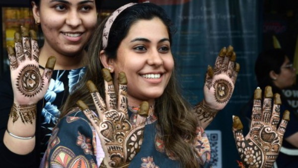 सभी धर्मों में पवित्र है मेहंदी