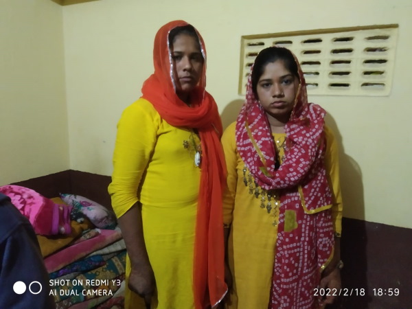 भर आई संतु देवी की आंखें