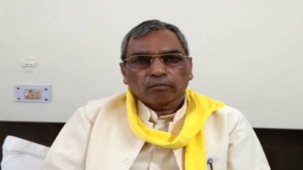 इलेक्ट्रॉन, प्रॉटॉन और न्यूट्रॉन