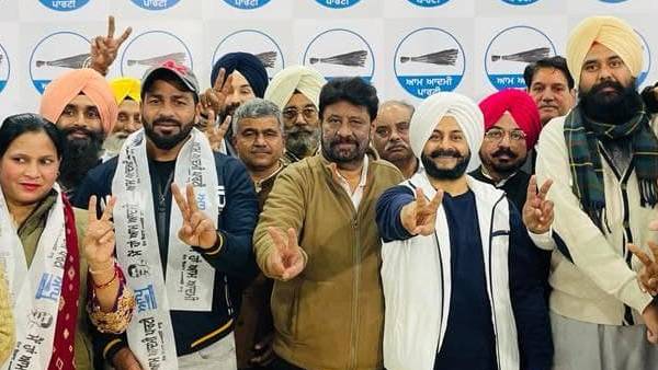 AAP ने दिया भाजपा को झटका AAP ने दिया भाजपा को झटका