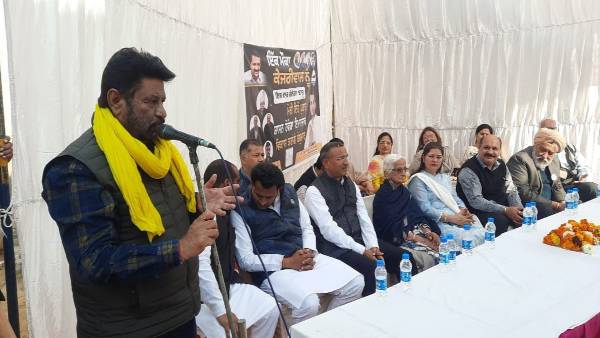 भाजपा ज़िम्मेदारी से भागने वाली पार्टी- छाबड़ा