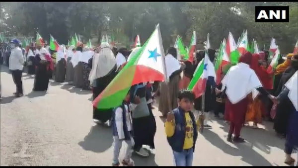 तुष्टीकरण का आरोप