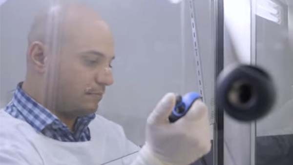 समुद्र तट पर मिला शव