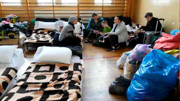 रहमानी जैसे परिवारों को भविष्य फिर अनिश्चित है