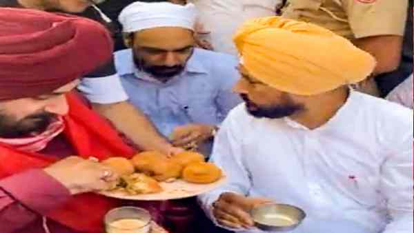 आम आदमी पार्टी से भी चुनौती मिलने का डर