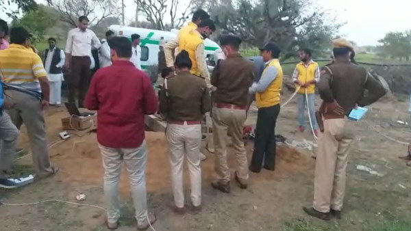  ये अधिकारी पहुंचे मौके पर