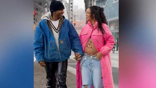 सोशल मीडिया पर वायरल हुईं तस्वीरें सोशल मीडिया पर वायरल हुईं तस्वीरें