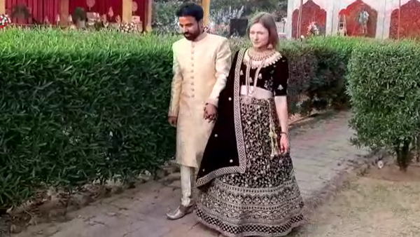 मेलिनी ने हिंदी बोलना भी सीख लिया