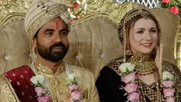 हिंदू रीति रिवाज से हुई शादी