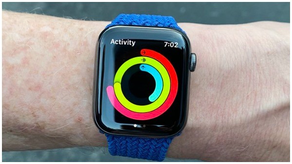 कलाई पर बंधी घड़ी ने बचाई शख्स की जान