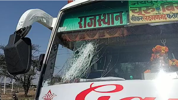 काफी देर तक हाईवे भी जाम रहा