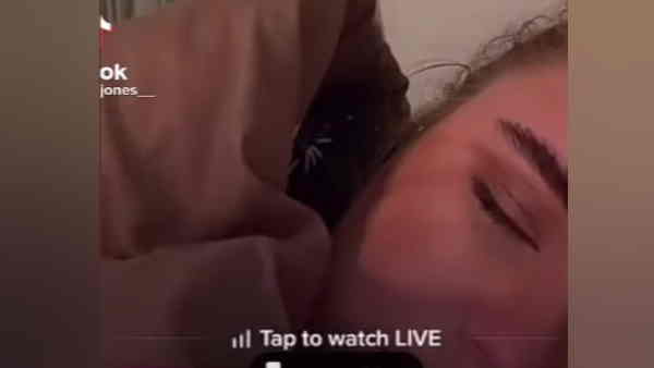 ईवा ने बताया कि वो कभी टिक टॉक लाइव नहीं की थी ईवा ने बताया कि वो कभी टिक टॉक लाइव नहीं की थी