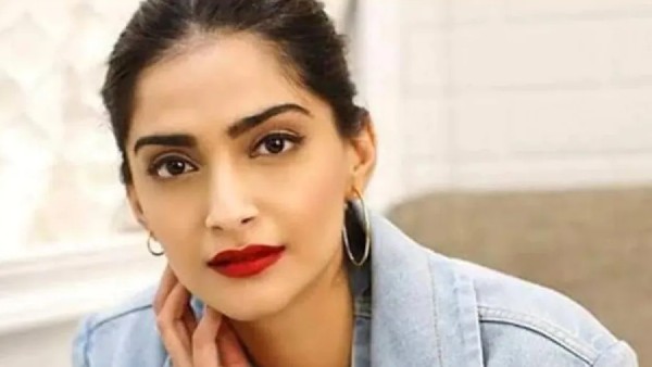 सोनम कपूर ने सिखों की पगड़ी की तुलना हिजाब से की