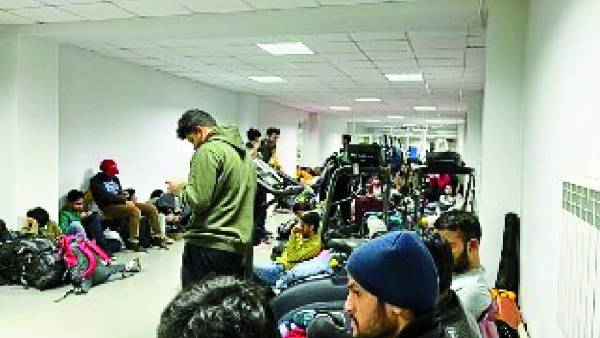 यूक्रेन में फंसे भारतीय छात्र 
