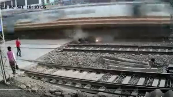 शख्स को कमर में आईं चोटें शख्स को कमर में आईं चोटें