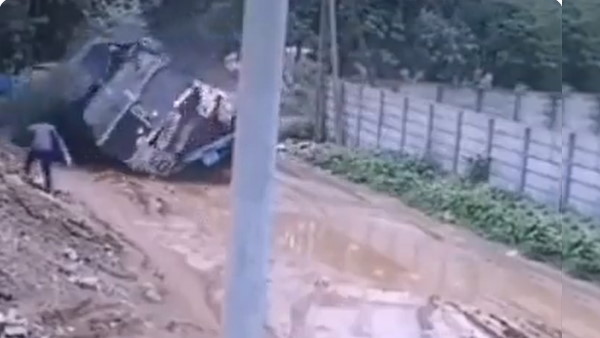 'आत्मा' ने 'शरीर' का त्याग कर दिया 'आत्मा' ने 'शरीर' का त्याग कर दिया