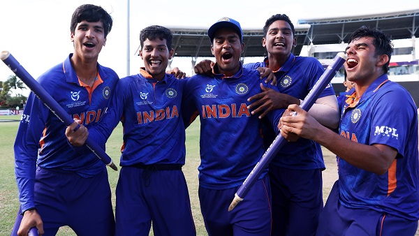 बाना ने छक्का लगाकर टीम को जीत दिलाई