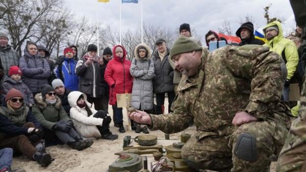 रूसी सैनिक फांसी लगा लेना चाहते हैं 