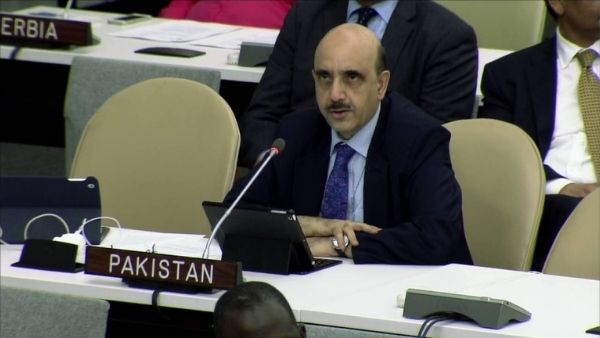 भारत पर बौखलाया पाकिस्तान भारत पर बौखलाया पाकिस्तान