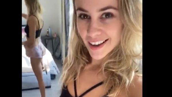 धर्म छोड़ बन गई पोर्न स्टार