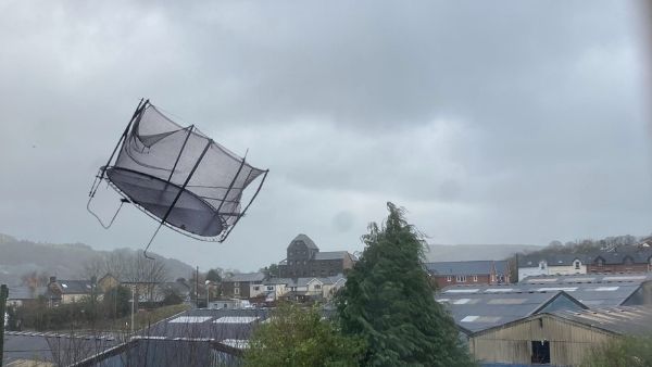 तूफान से तबाही