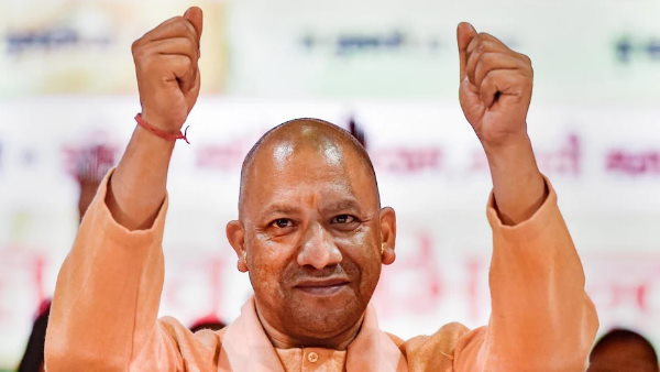 पहली बार विधानसभा चुनाव लड़ रहे हैं सीएम योगी