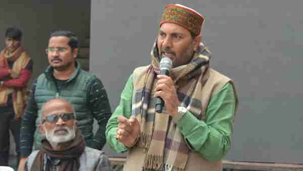 पत्नी दीपिका तिवारी की भी बढ़ी संपत्ति पत्नी दीपिका तिवारी की भी बढ़ी संपत्ति