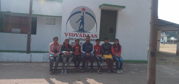 450 बच्चे निशुल्क पढ़ रहे