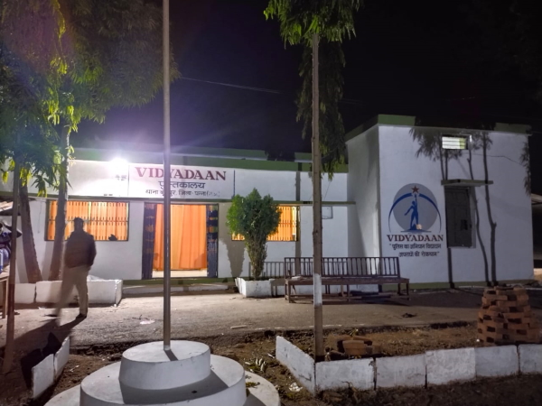 बच्चों से लेते हैं शपथ पत्र