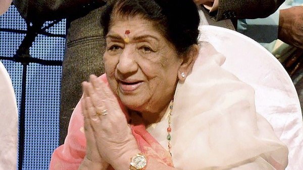 लता मंगेशकर ने कितनी उम्र में की भी गाना गानें की शुरूआत 