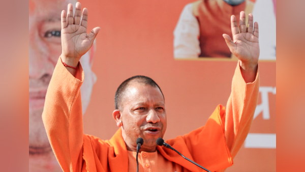 सीएम योगी के पास नहीं है कोई गाड़ी
