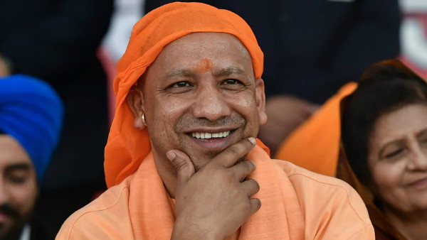 सीएम योगी के पास हैं दो असलहे