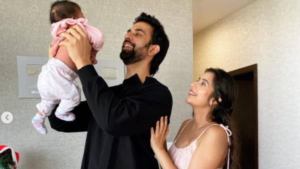 पोस्ट से हो रहा राजीव-चारू की अनबन का अंदाजा पोस्ट से हो रहा राजीव-चारू की अनबन का अंदाजा