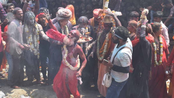 महाश्‍मशान पर लगा भक्तों का जमावड़ा