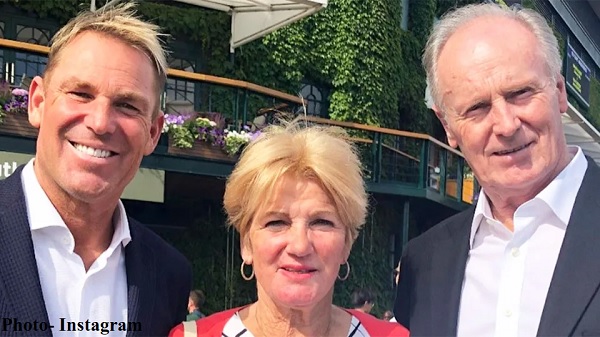 वार्न के परिवार की निजता का सम्मान करें 