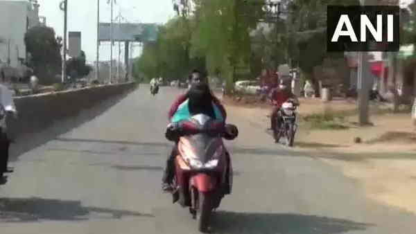 बेटे ने मां से की बात बेटे ने मां से की बात