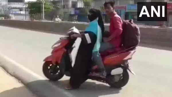 गाड़ियों की कनेक्टिविटी बंद है गाड़ियों की कनेक्टिविटी बंद है