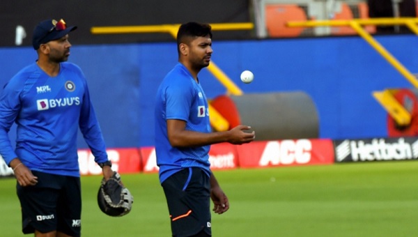 अगले बेहतरीन सीजन के इंतजार में आवेश खान- अगले बेहतरीन सीजन के इंतजार में आवेश खान-