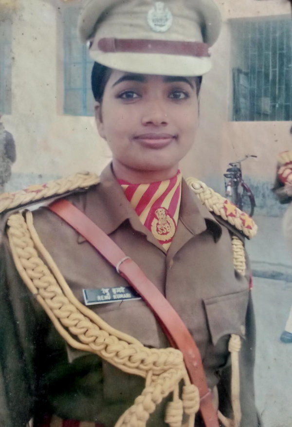 2. रेणु कुमारी, एसएसबी कांस्टेबल ( Renu Kumari Singh SSB mahrajganj UP )