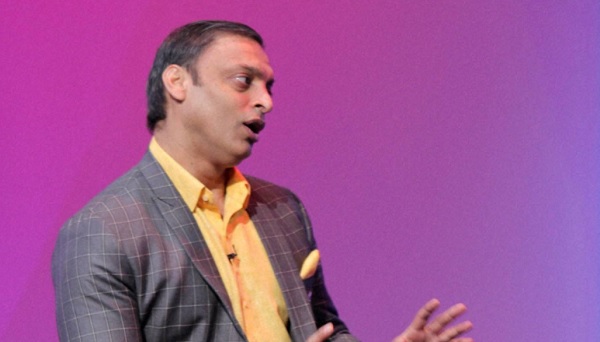 अख्तर फैसले की टाइमिंग से हैरान-