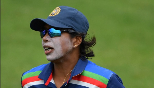 झलून भी संन्यास की दहलीज पर-