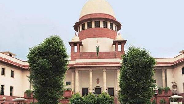 The Supreme Court has stayed the order of the Central Government banning the broadcast of Malayalam news channel Media One The Supreme Court has stayed the order of the Central Government banning the broadcast of Malayalam news channel Media One