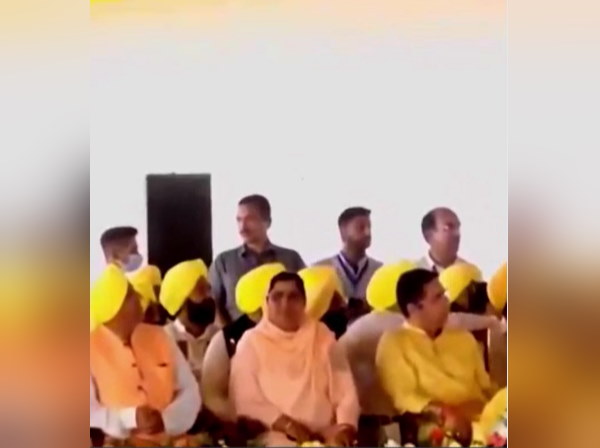 आज इन 10 ने ली शपथ