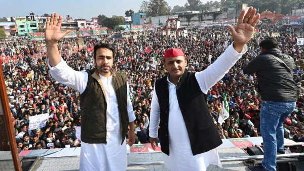 किसान आंदोलन के बावजूद हिट हुई मोदी-योगी की जोड़ी