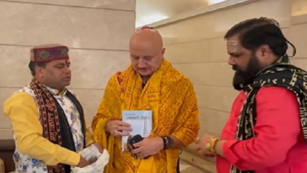 'बिना कुछ मांगे चले जाते है' 'बिना कुछ मांगे चले जाते है'