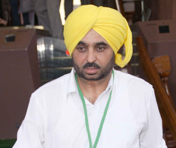 Punjab Bhagwant Mann says- Modi Govt imposing officers from other states in Chandigarh