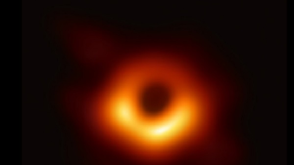 क्या होता है ब्लैक होल?