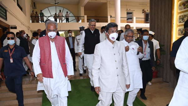 कांग्रेस को जनता से है उम्मीद, विपक्ष का आक्रमण हुआ तेज 