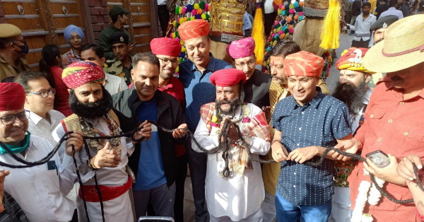 हैरिटेज वॉक मंदिर से रवाना हैरिटेज वॉक मंदिर से रवाना