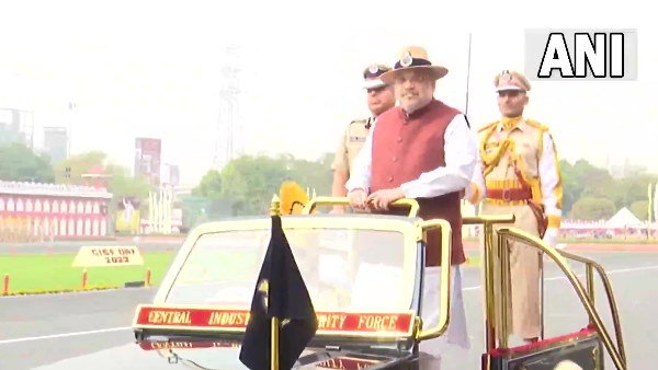 CISF Raising Day 2022 Union HM Amit Shah presents medals to CISF personnel in Ghaziabad CISF Raising Day 2022 Union HM Amit Shah presents medals to CISF personnel in Ghaziabad